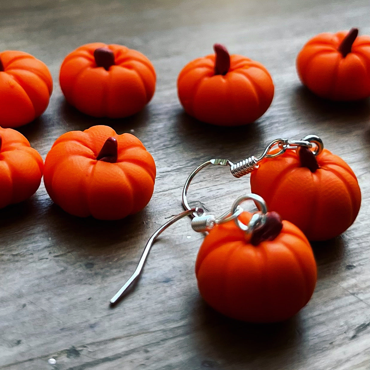 álbum Tregua Necesito Handmade Earrings | Halloween Pumpkins | Polymer Clay – Shwen Design